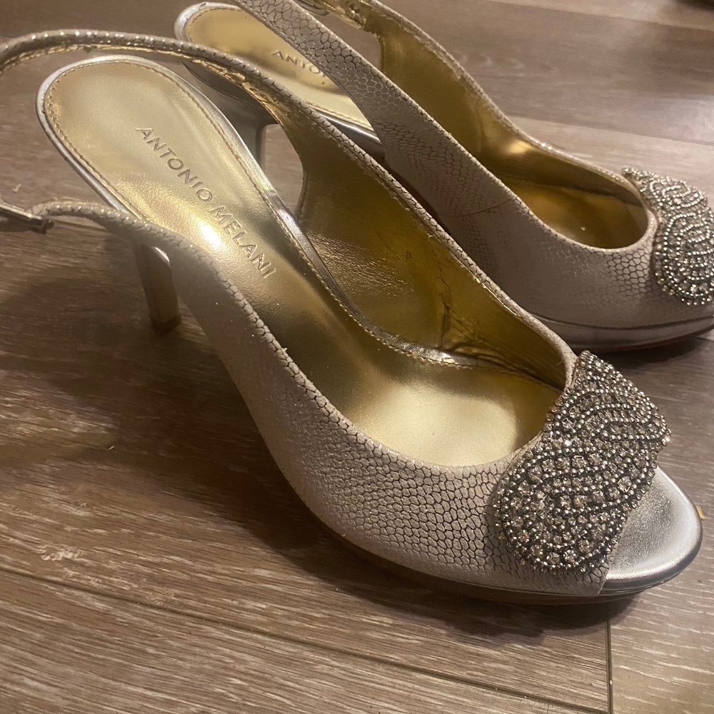 Antonio Melani silver  peep toe sling back pumps
